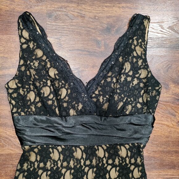 S.L. Fashions Elegant Black Floral Lace V-Neck With Satin Waistband Dress Size 4 - Picture 4 of 10